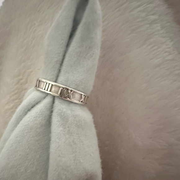 Tiffany & Co. Atlas™ Narrow Ring - Sterling Silver (Size 7.5) - Picture 4 of 6